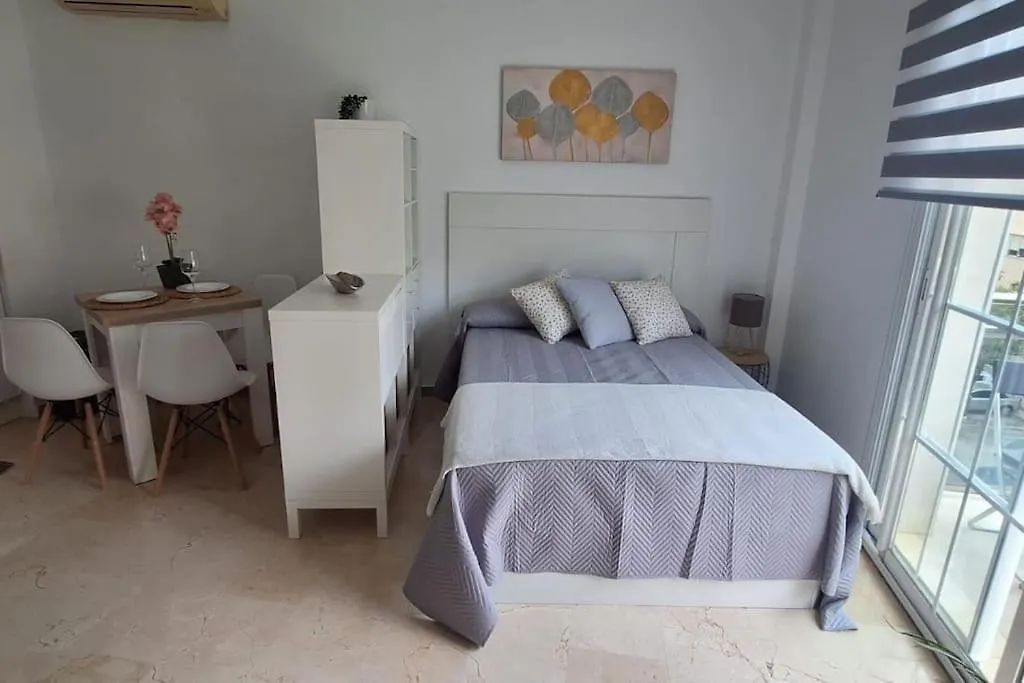 Room City Estepona Estudio Mar